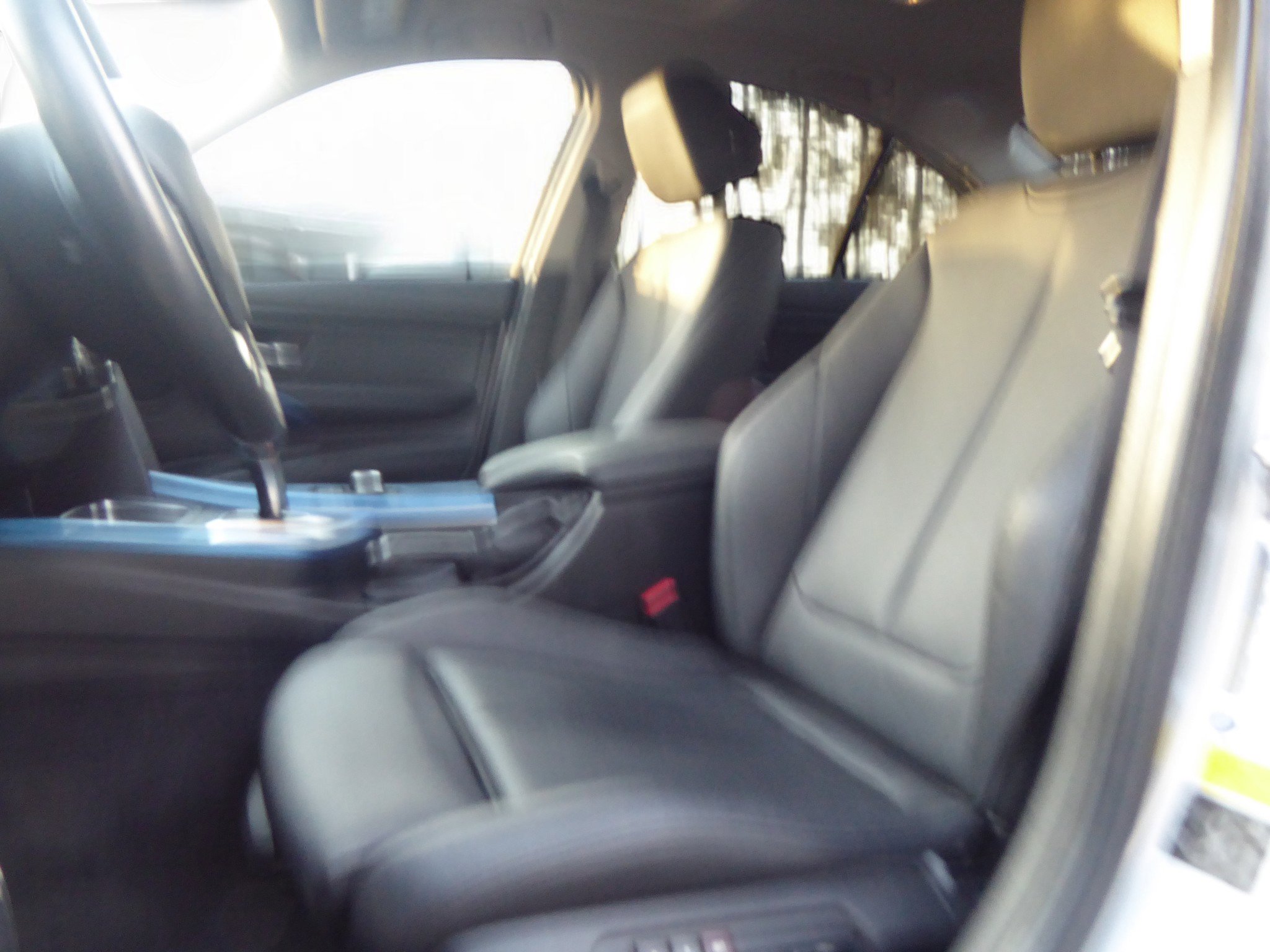Used 2018 BMW 320i xDrive Sedan image 24
