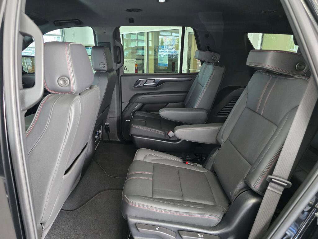 Used 2025 Chevrolet Tahoe RST w/ RST Performance Edition AWD/4WD image 38