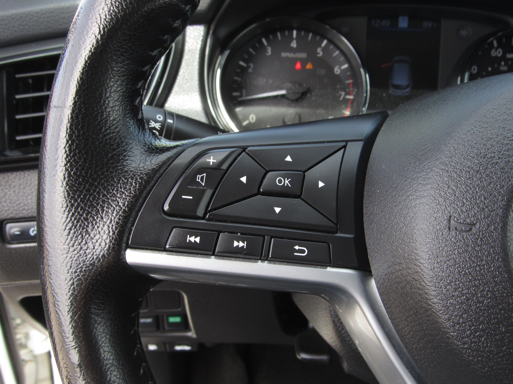 Used 2022 Nissan Rogue Sport SL image 25