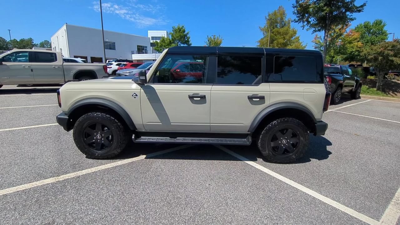 Used 2025 Ford Bronco Outer Banks AWD/4WD image 5