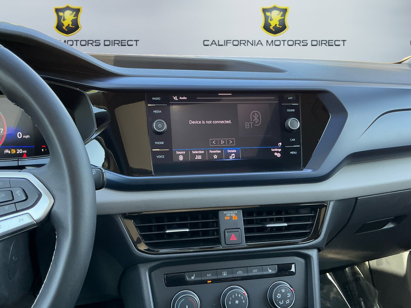 Used 2022 Volkswagen Taos SE w/ Panoramic Sunroof Package FWD image 13