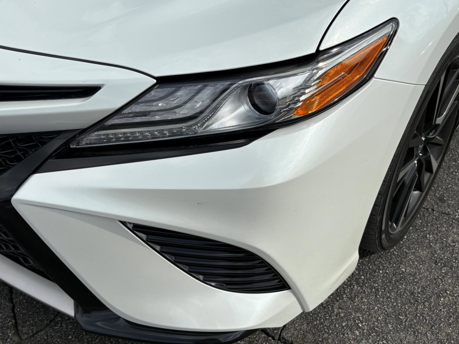 Used 2019 Toyota Camry XSE image 11