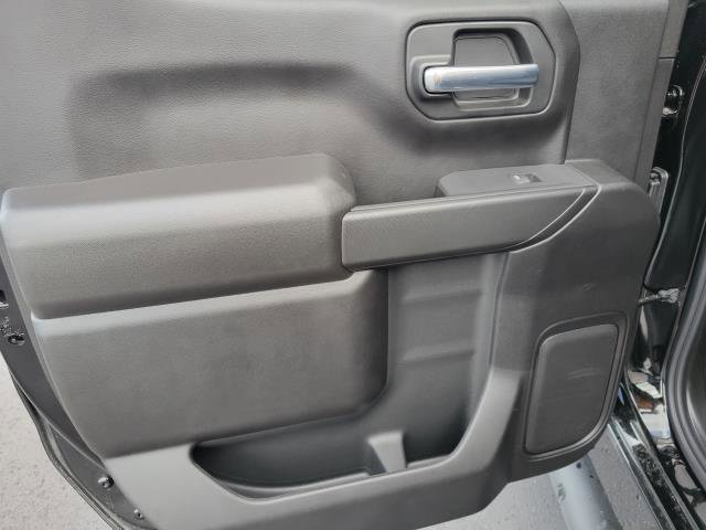 Used 2026 Chevrolet Silverado 1500 Custom w/ Turbomax Blackout Package AWD/4WD image 20