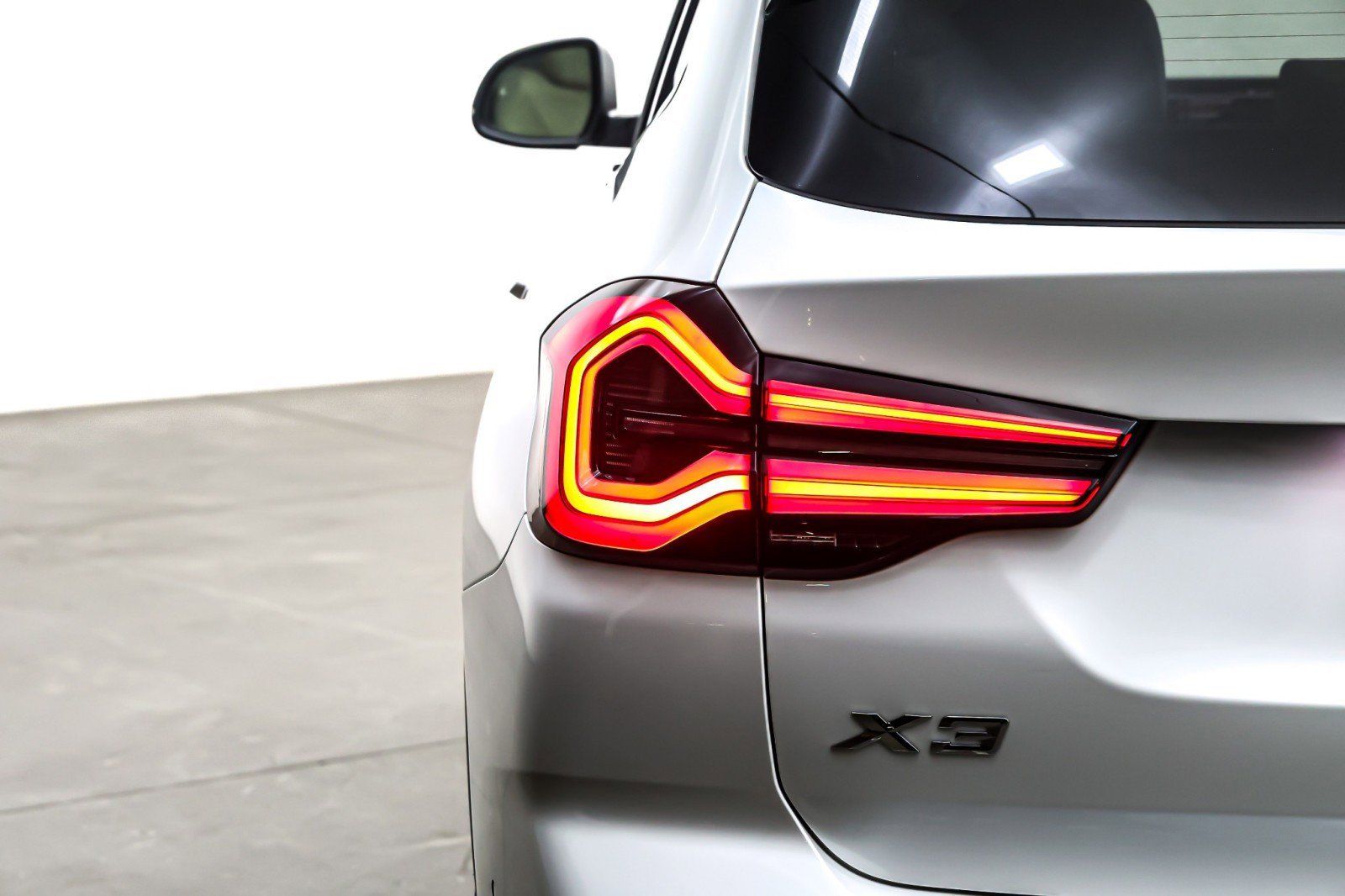 Used 2024 BMW X3 sDrive30i w/ Premium Package image 16