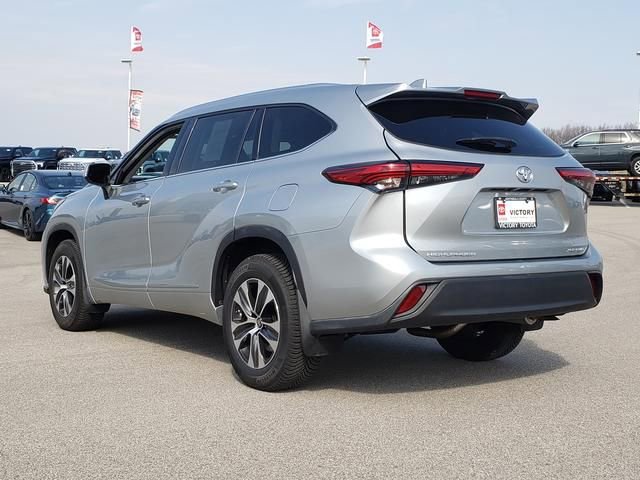 Used 2021 Toyota Highlander XLE image 8