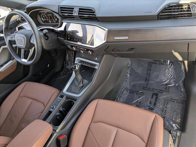 Certified 2025 Audi Q3 2.0T Premium Plus w/ Premium Plus Package image 19