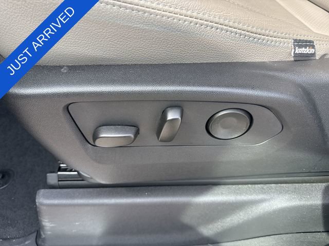 Used 2025 Chevrolet Silverado 2500 LT w/ Convenience Package AWD/4WD image 12