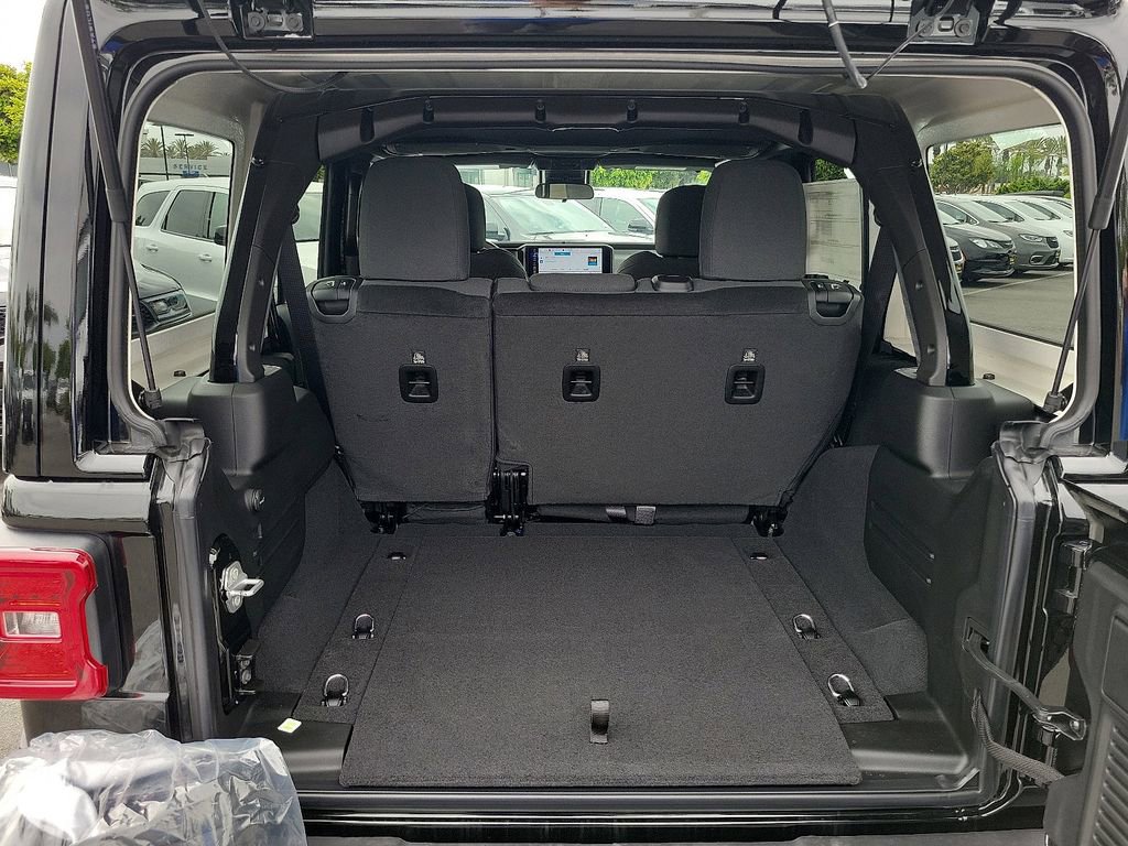 New 2025 Jeep Wrangler Sahara image 18