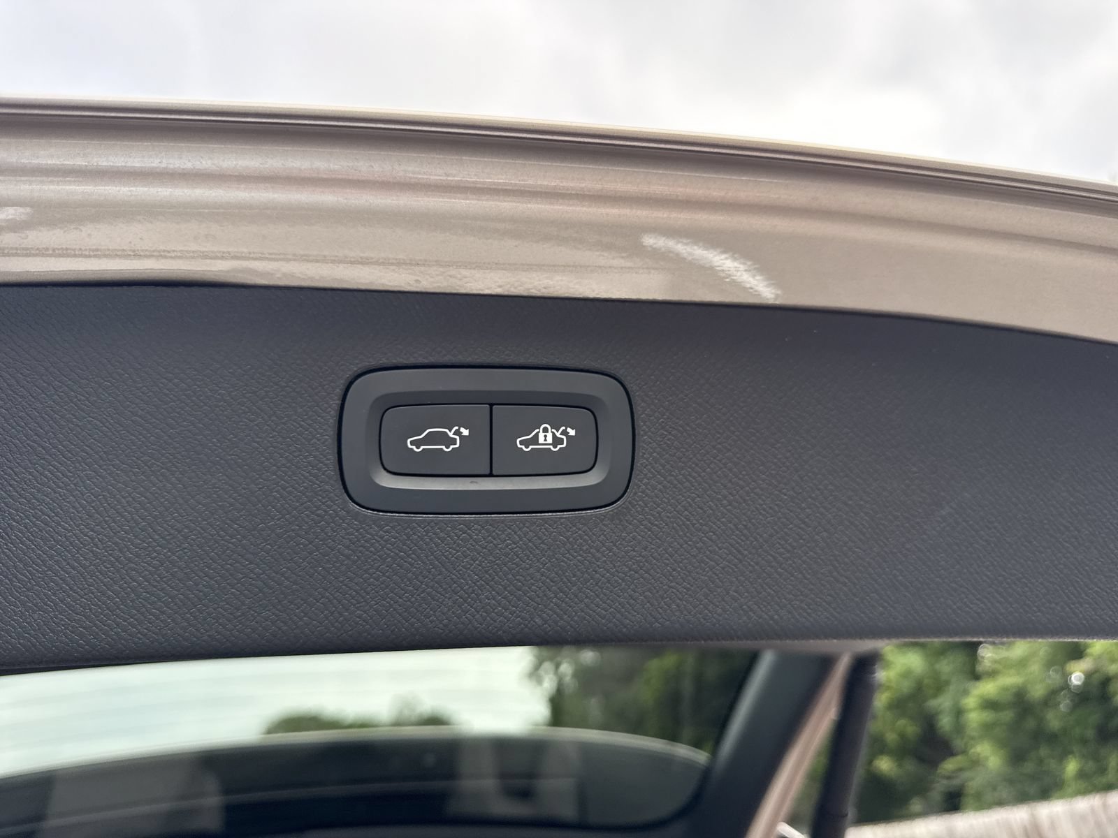 Used 2023 Volvo XC90 B6 Plus AWD/4WD image 36