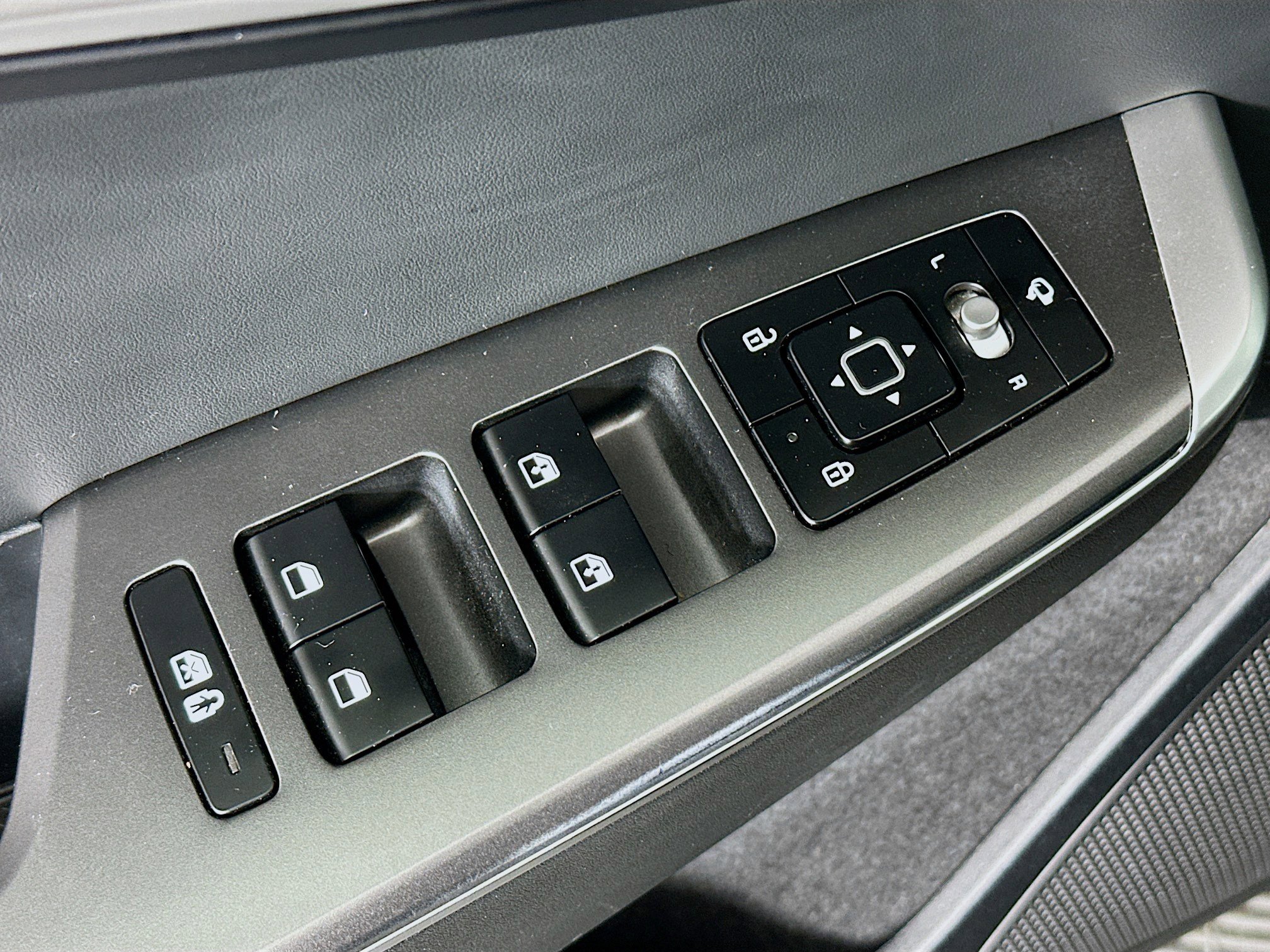 Used 2024 Kia EV6 Light RWD image 15