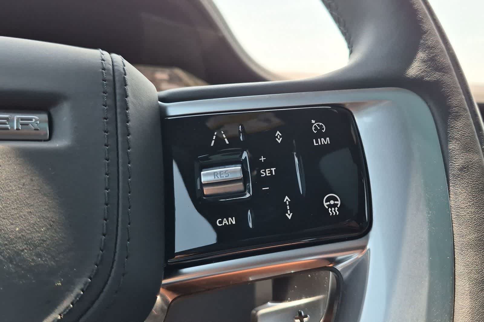 Certified 2025 Land Rover Range Rover SE AWD/4WD image 25