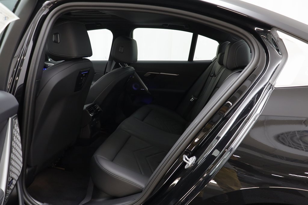 New 2025 BMW i5 xDrive40 w/ Premium Package image 15