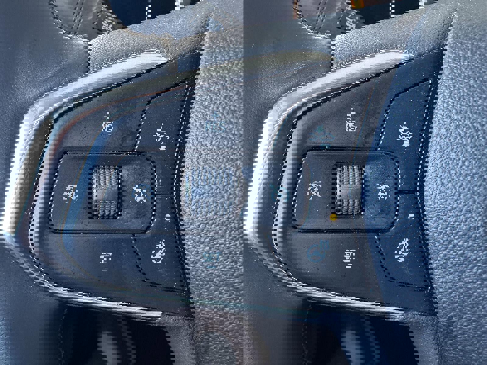 Used 2025 Chevrolet Trax LT w/ LT Convenience Package FWD image 18