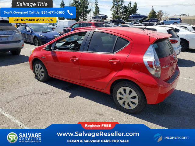 Used 2014 Toyota Prius C FWD image 3