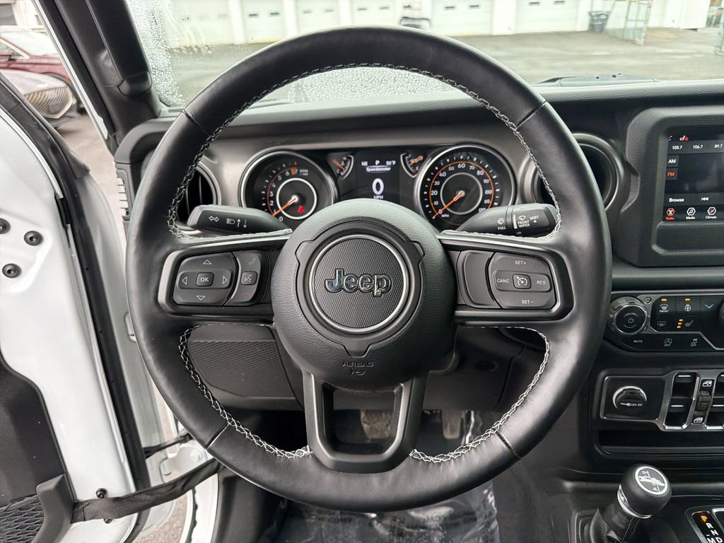 Used 2023 Jeep Gladiator Sport AWD/4WD image 21
