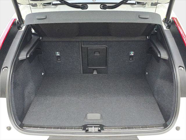 Used 2023 Volvo C40 Recharge Core w/ Protection Package Premier AWD/4WD image 14