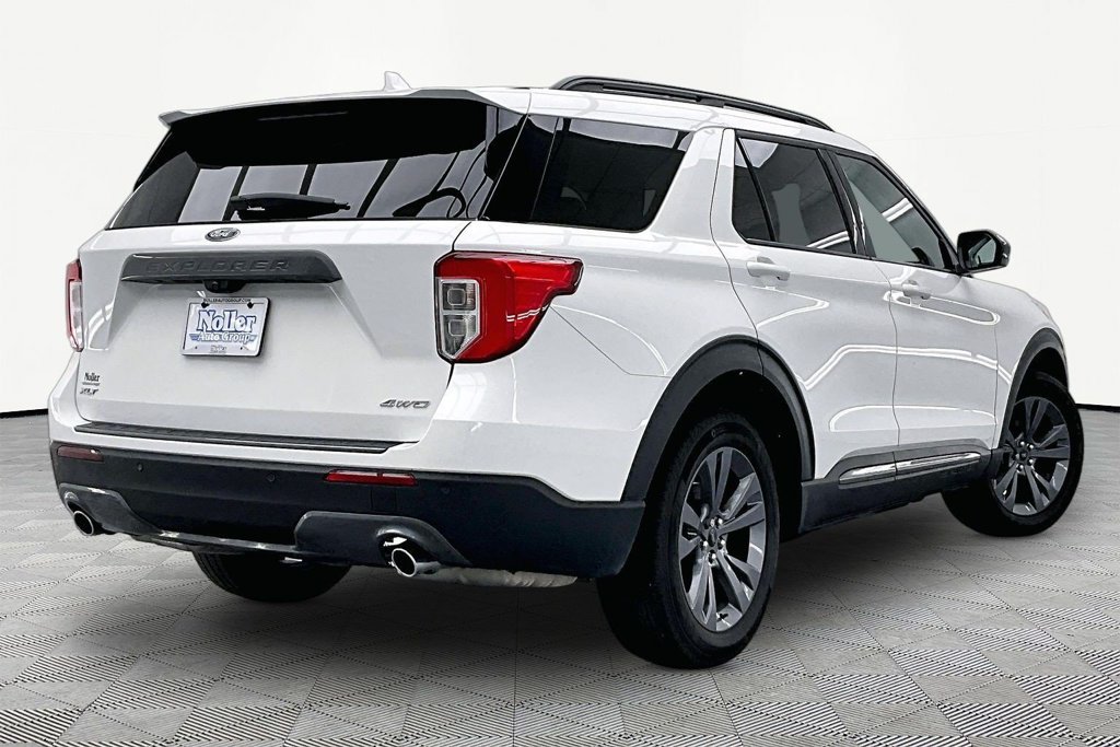 Certified 2024 Ford Explorer XLT AWD/4WD image 2