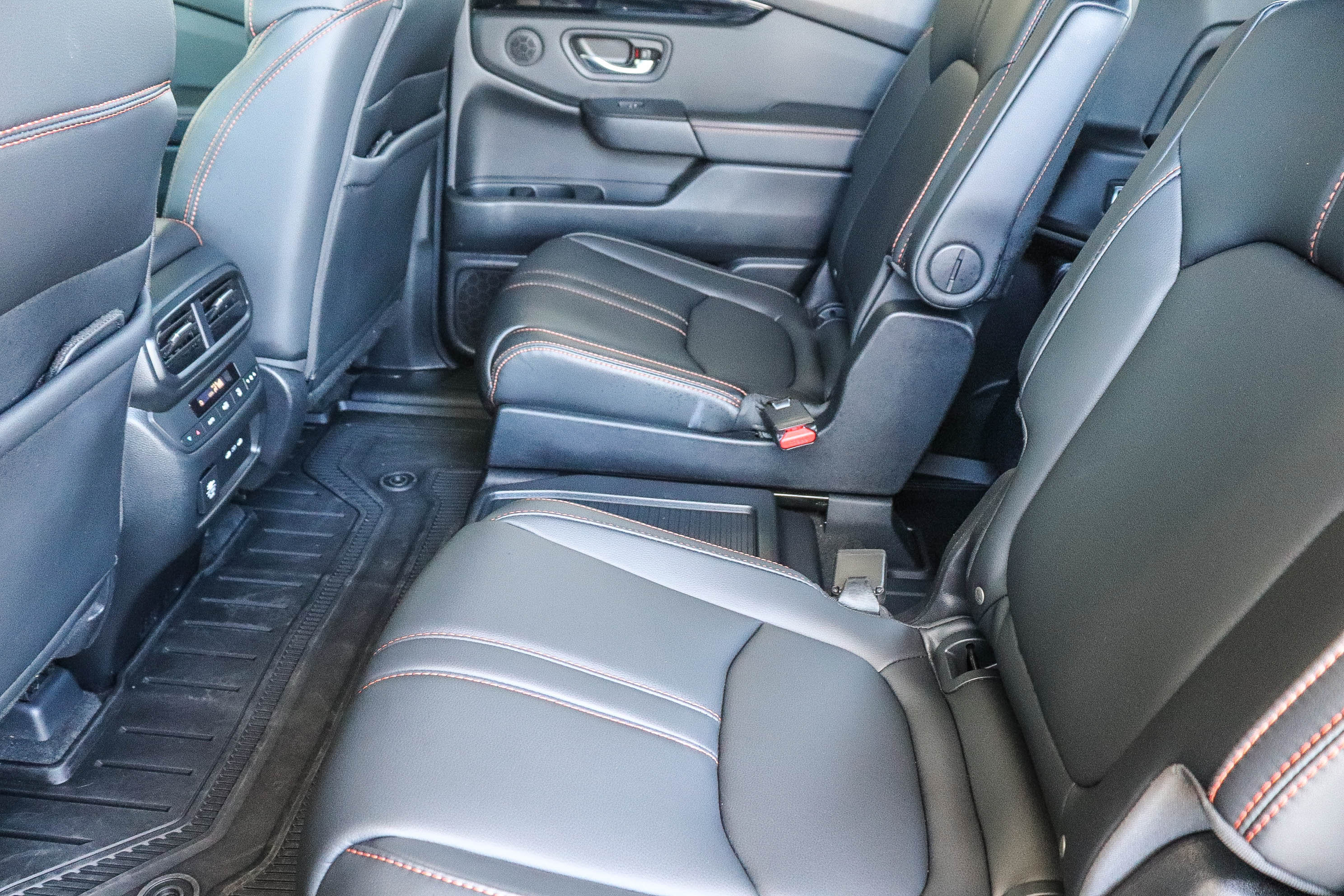 Used 2025 Honda Pilot TrailSport image 21