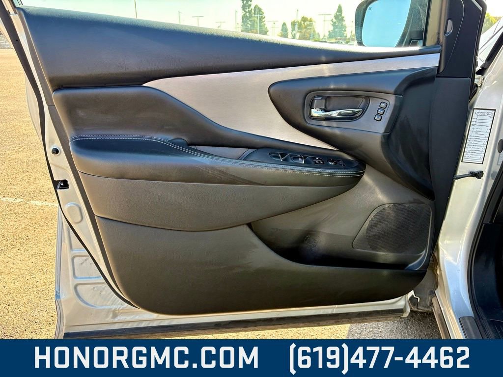 Used 2023 Nissan Murano SL image 12