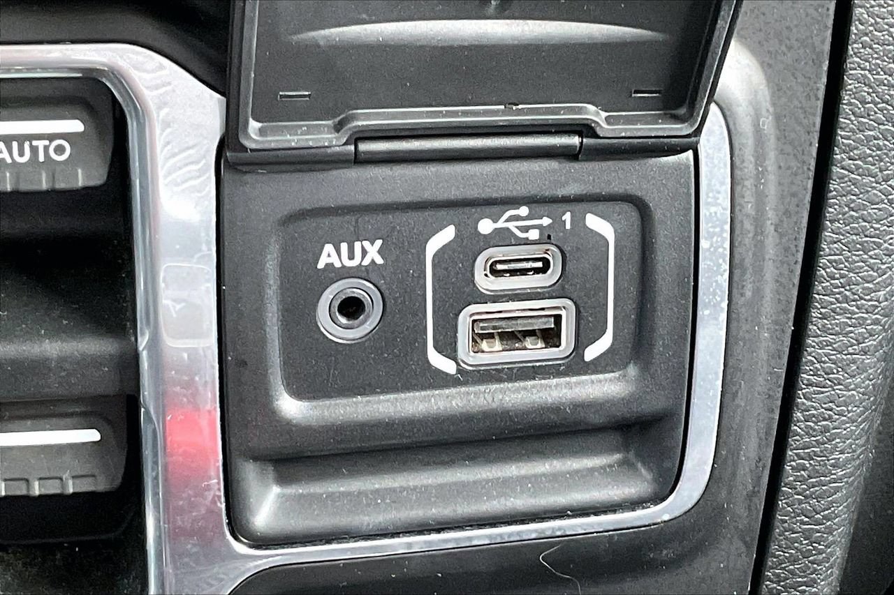 Certified 2018 Jeep Wrangler Unlimited Rubicon AWD/4WD image 17