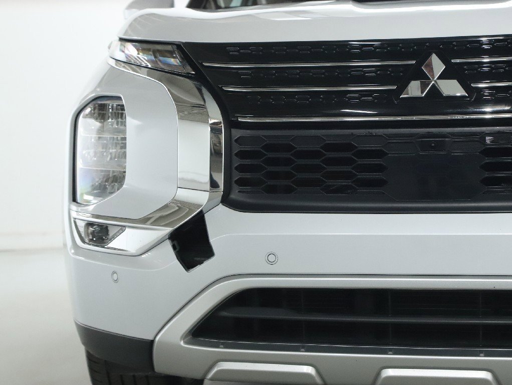 Used 2024 Mitsubishi Outlander SE image 7