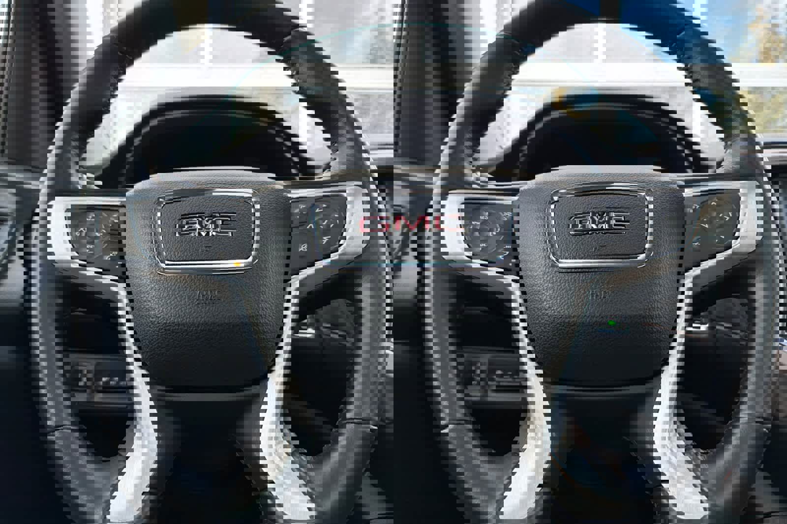 Used 2022 GMC Acadia AT4 w/ Technology Package image 27