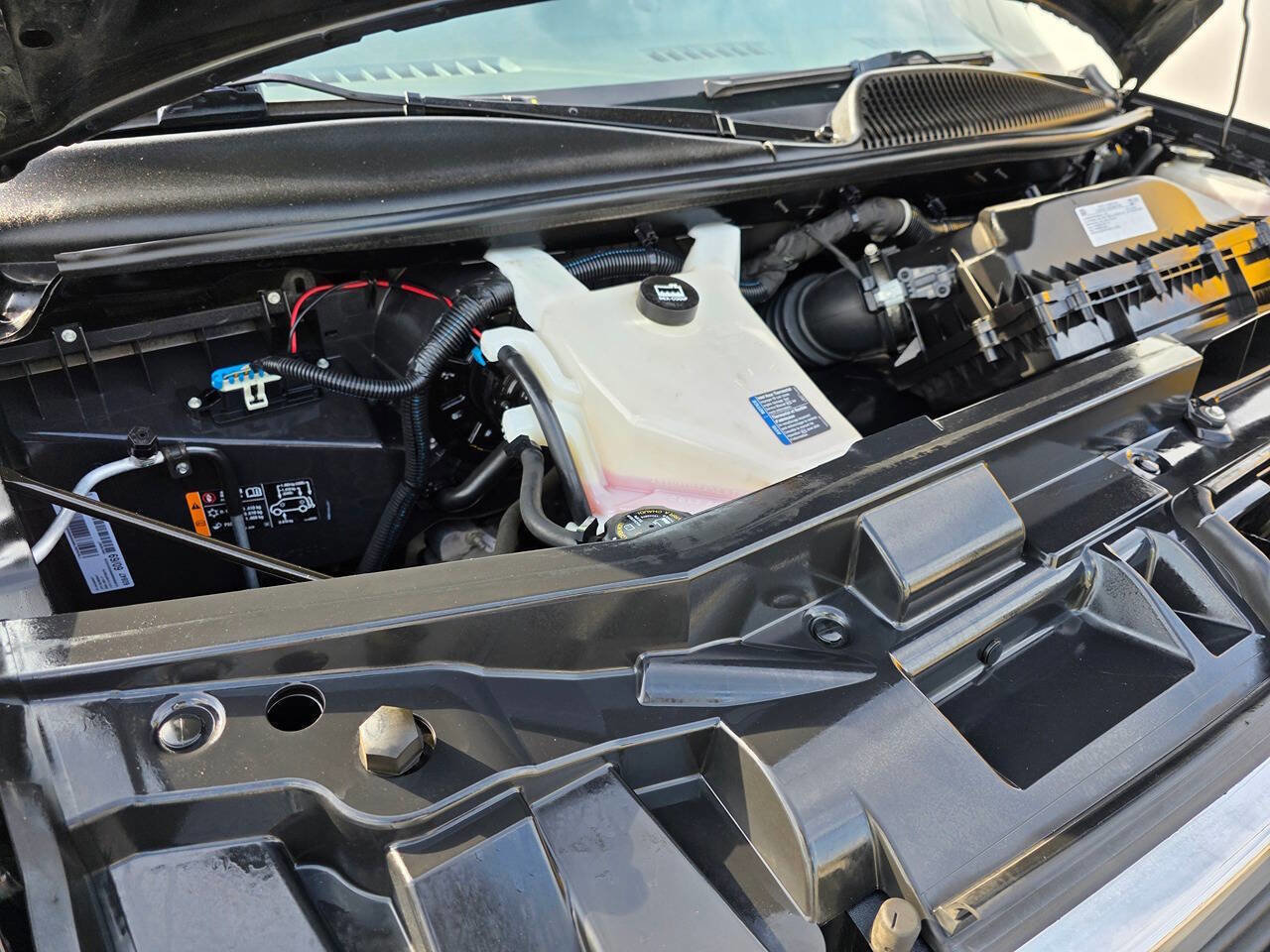 Used 2023 GMC Savana 3500 Extended w/ Driver Convenience Package image 25