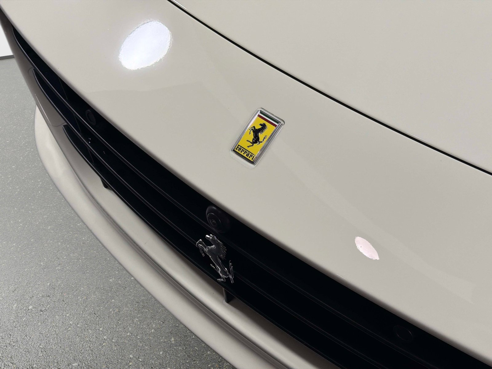 Used 2016 Ferrari California T image 10
