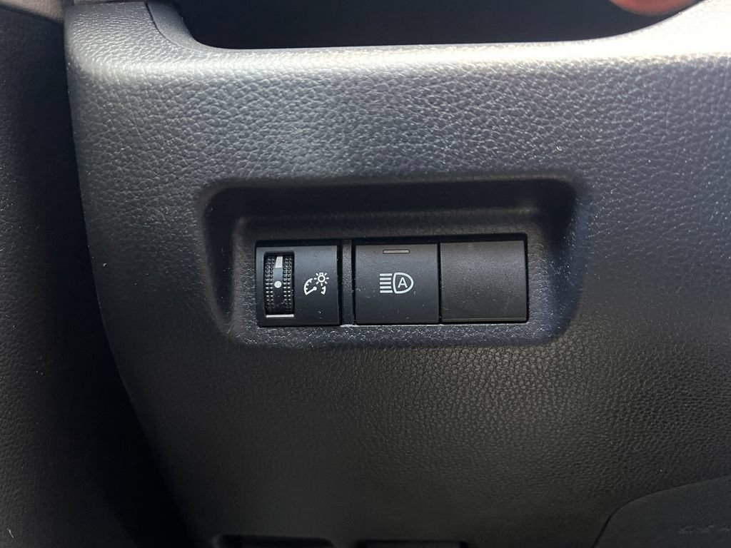 Used 2019 Toyota RAV4 XLE w/ Protection Package FWD image 27