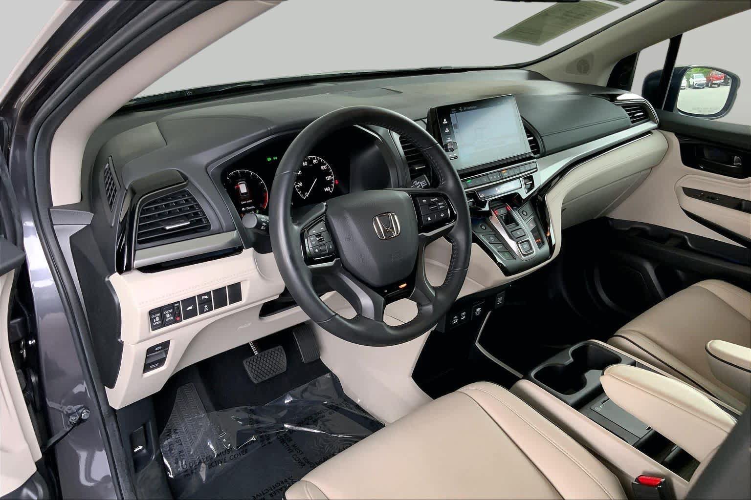 Used 2025 Honda Odyssey Touring image 18
