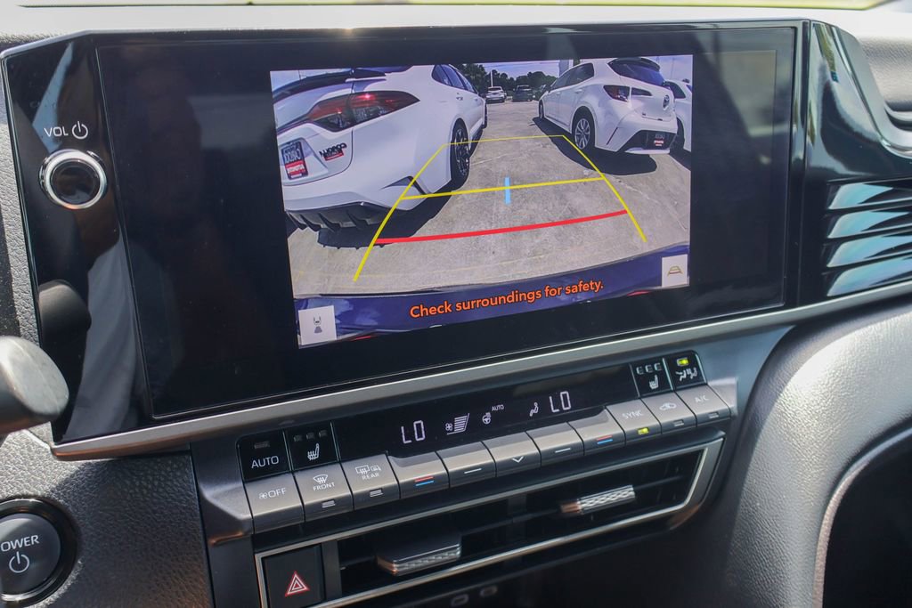Used 2025 Toyota Camry XSE FWD image 4