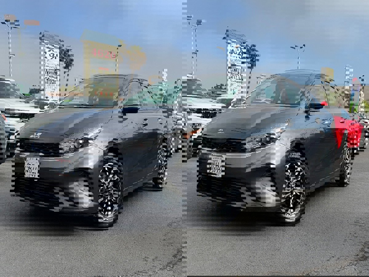 Used 2024 Kia Forte LXS image 2