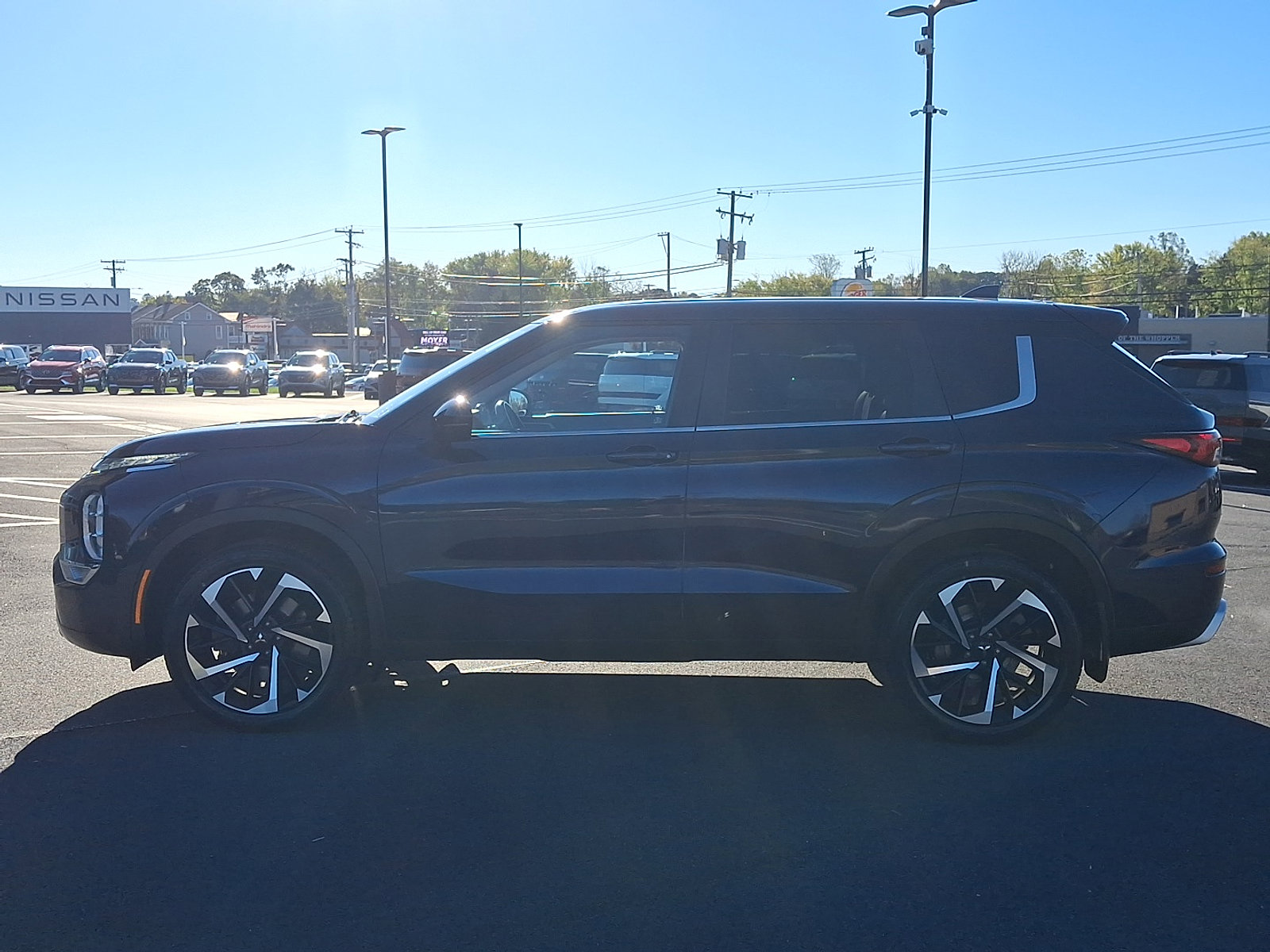 Used 2022 Mitsubishi Outlander SE image 4