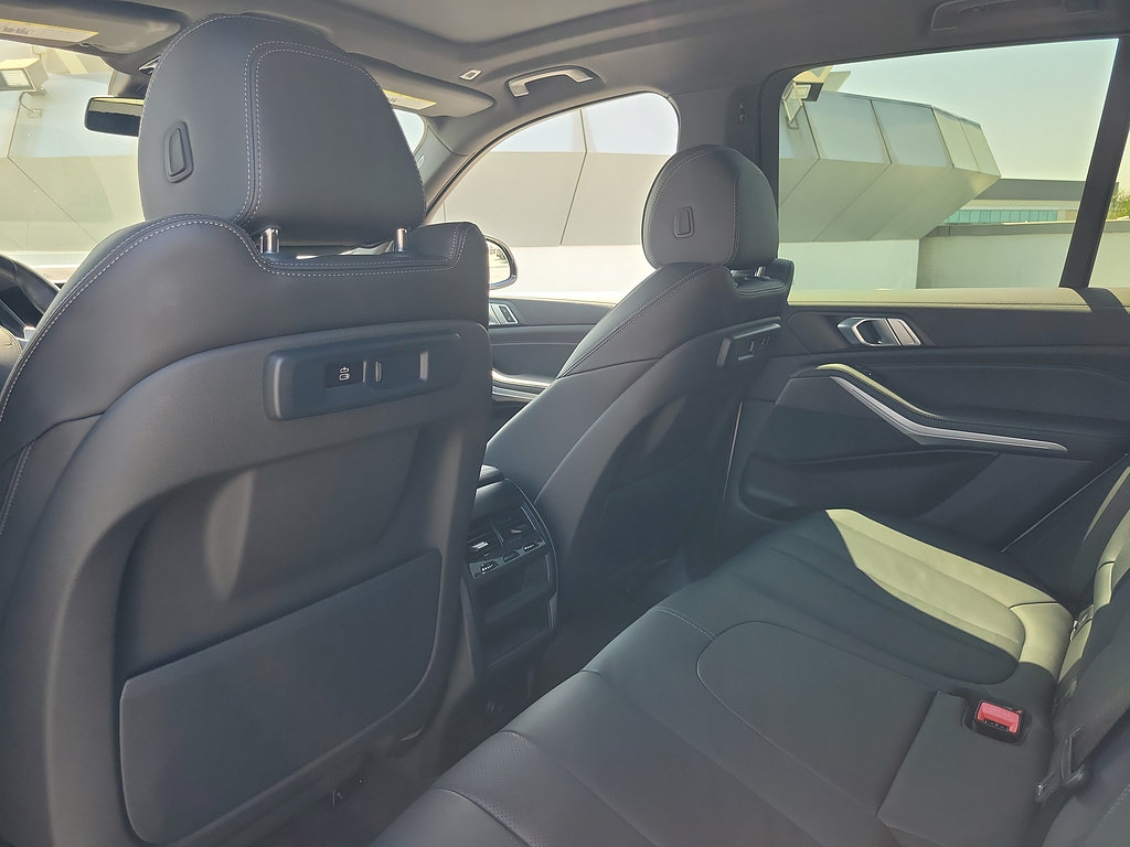 Used 2022 BMW X5 sDrive40i w/ M Sport Package RWD image 13