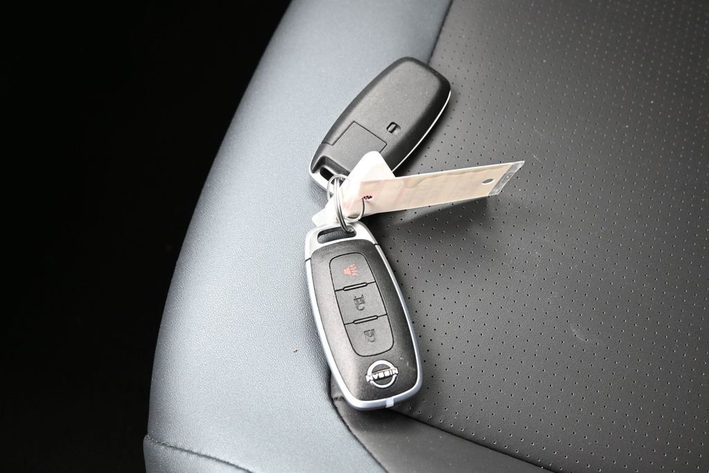 Used 2026 Nissan Leaf SV+ w/ Floor Mat Package (SV+) FWD image 27