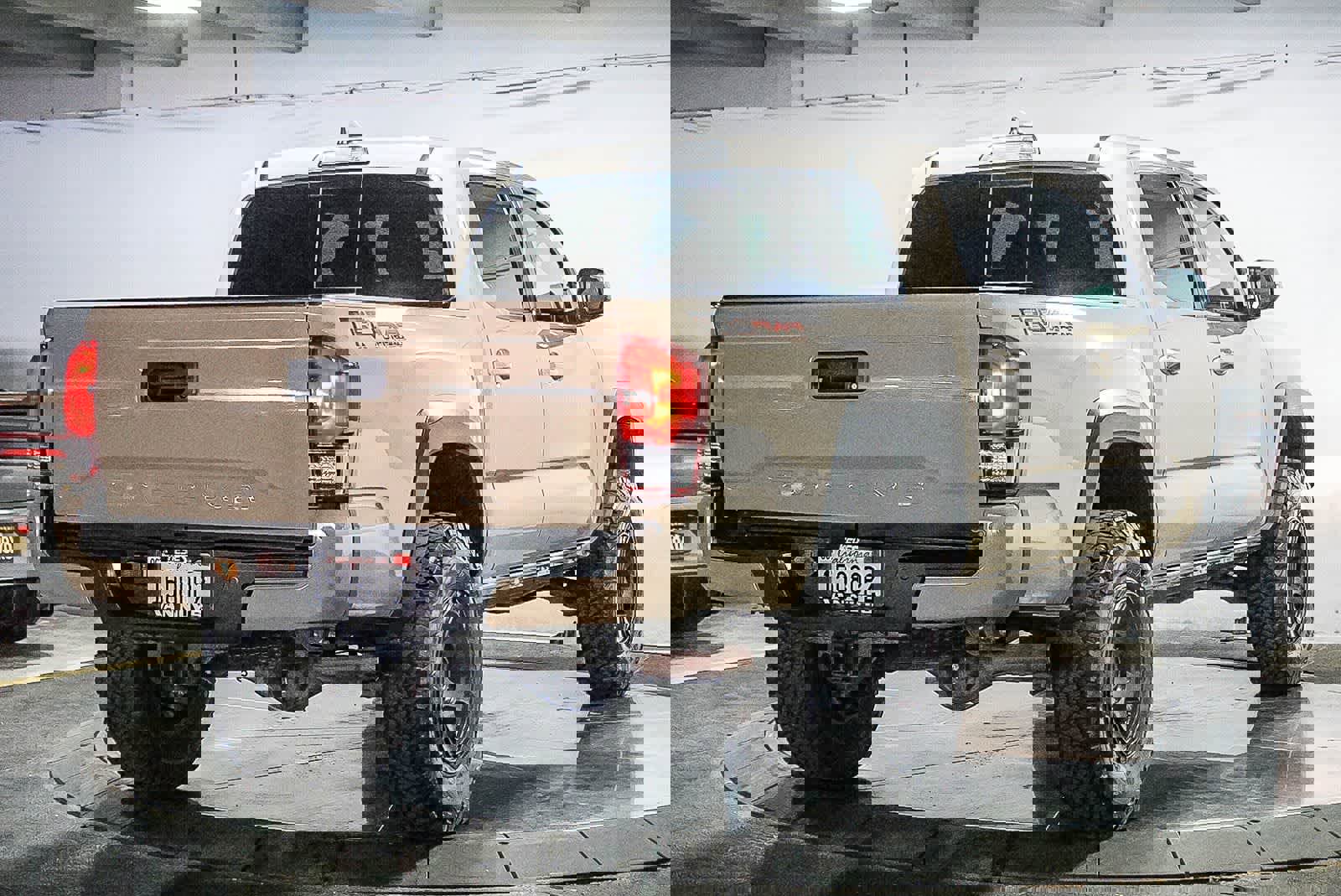 Used 2019 Toyota Tacoma TRD Off-Road w/ Technology Package AWD/4WD image 10