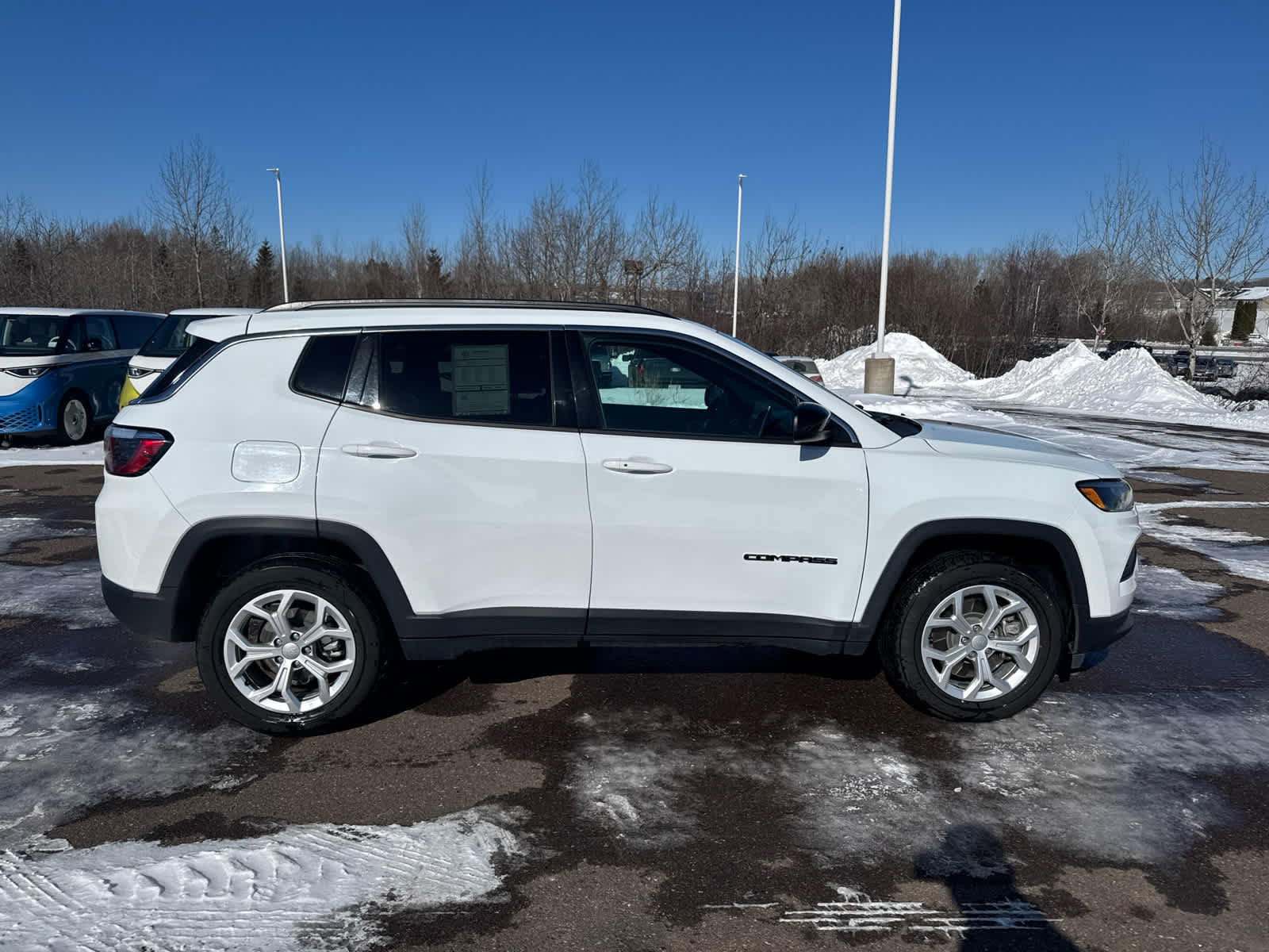 Used 2024 Jeep Compass Latitude image 6