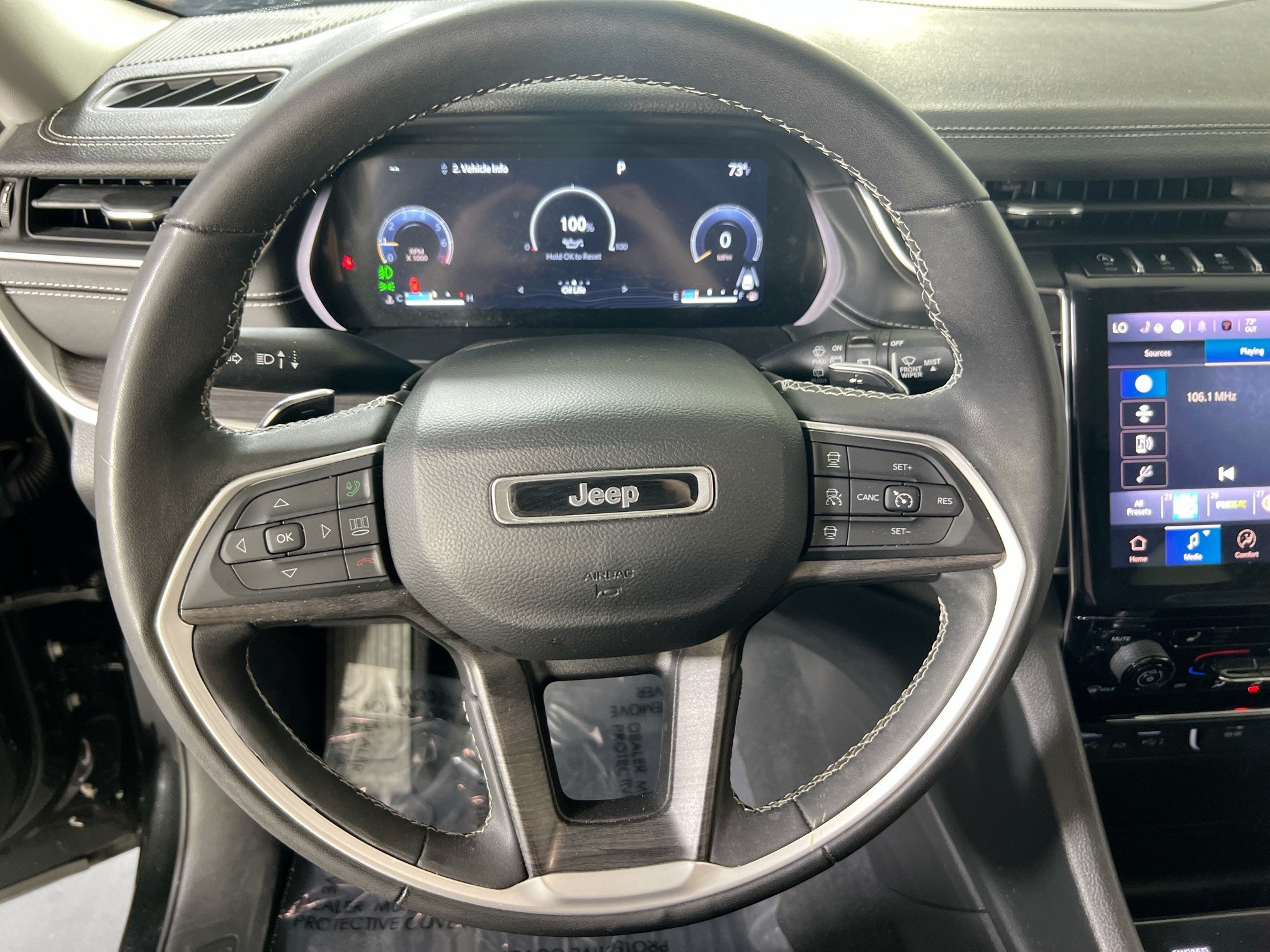 Used 2023 Jeep Grand Cherokee L Limited w/ Black Appearance Package AWD/4WD image 11