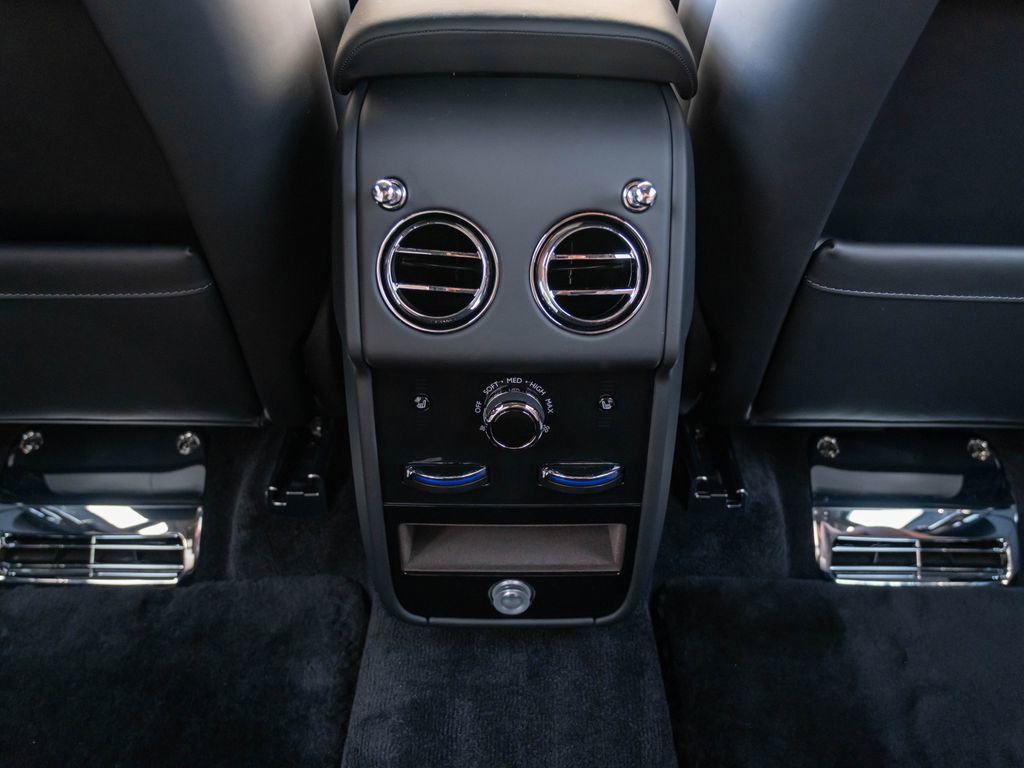 New 2026 Rolls-Royce Cullinan image 39