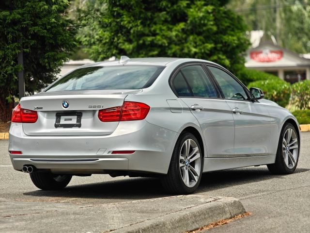 Used 2013 BMW 328i xDrive Sedan AWD/4WD image 9