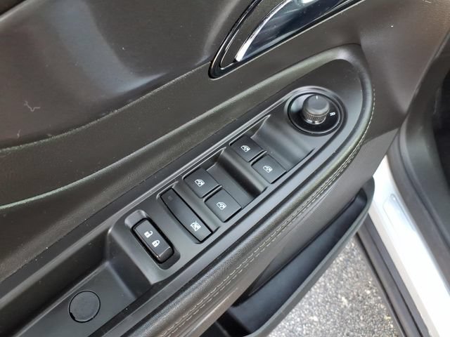 Used 2021 Buick Encore Preferred AWD/4WD image 25