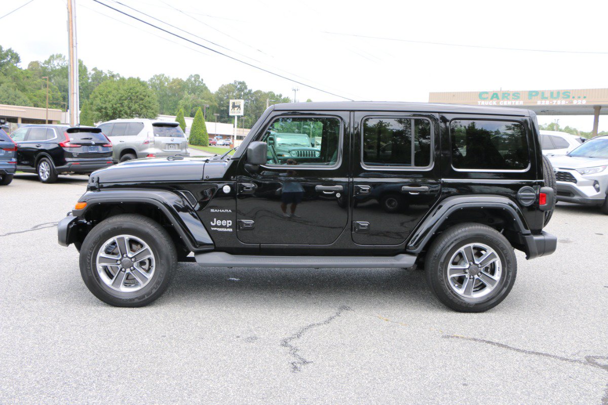 Used 2022 Jeep Wrangler Unlimited Sahara AWD/4WD image 2