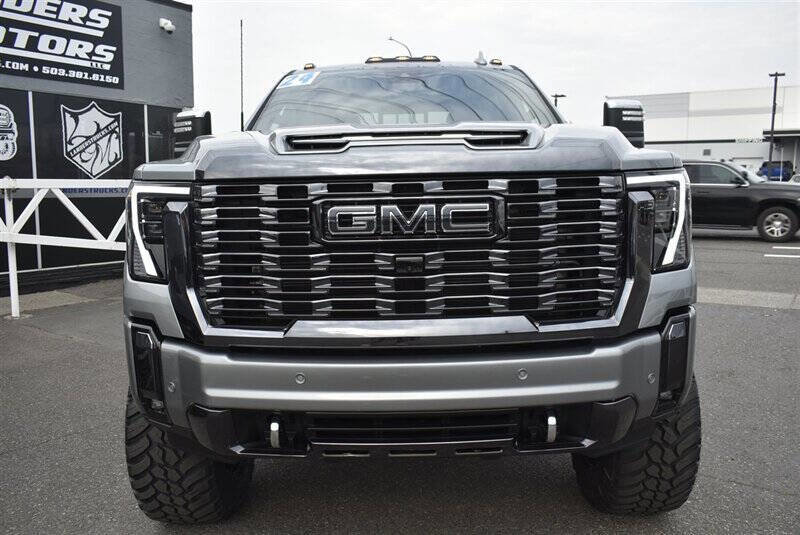 Used 2024 GMC Sierra 3500 Denali Ultimate image 8