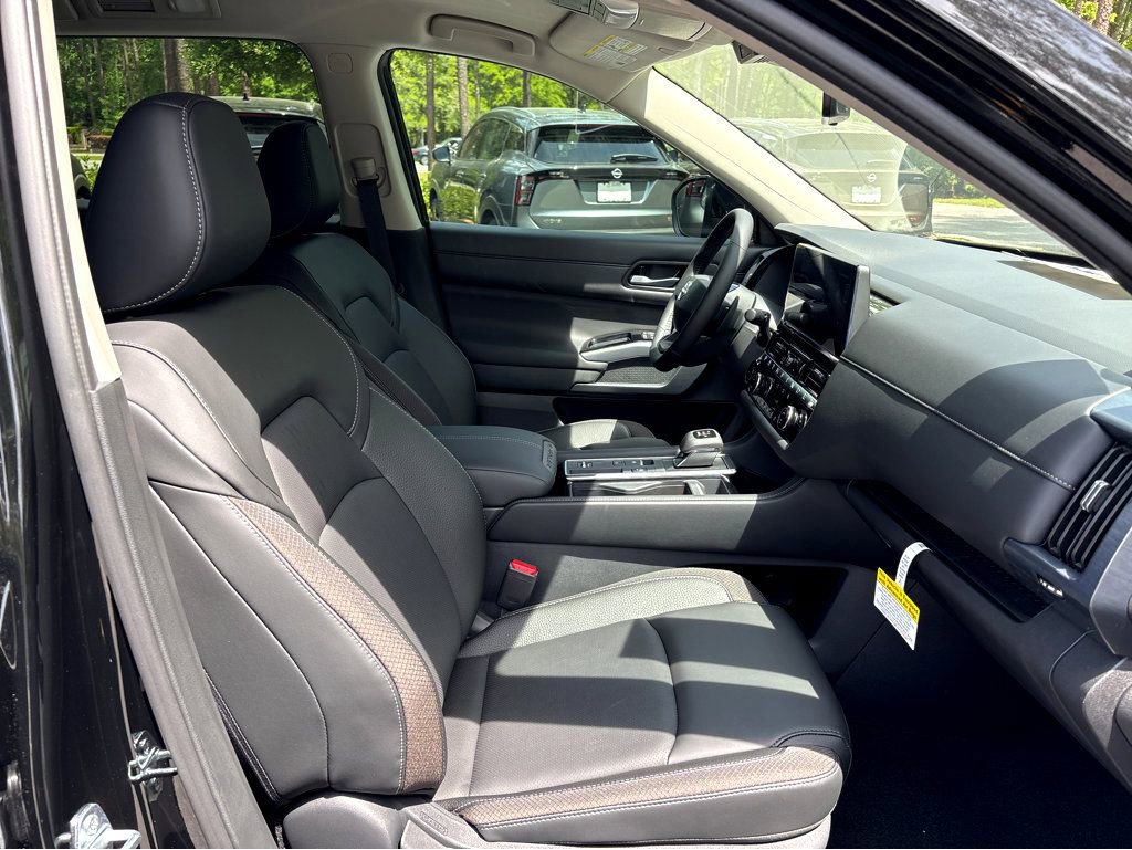 New 2026 Nissan Pathfinder SL w/ Cargo Package FWD image 9