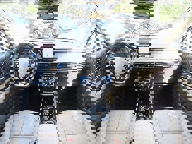 Used 2020 Lincoln Corsair AWD w/ Equipment Group 101A image 16