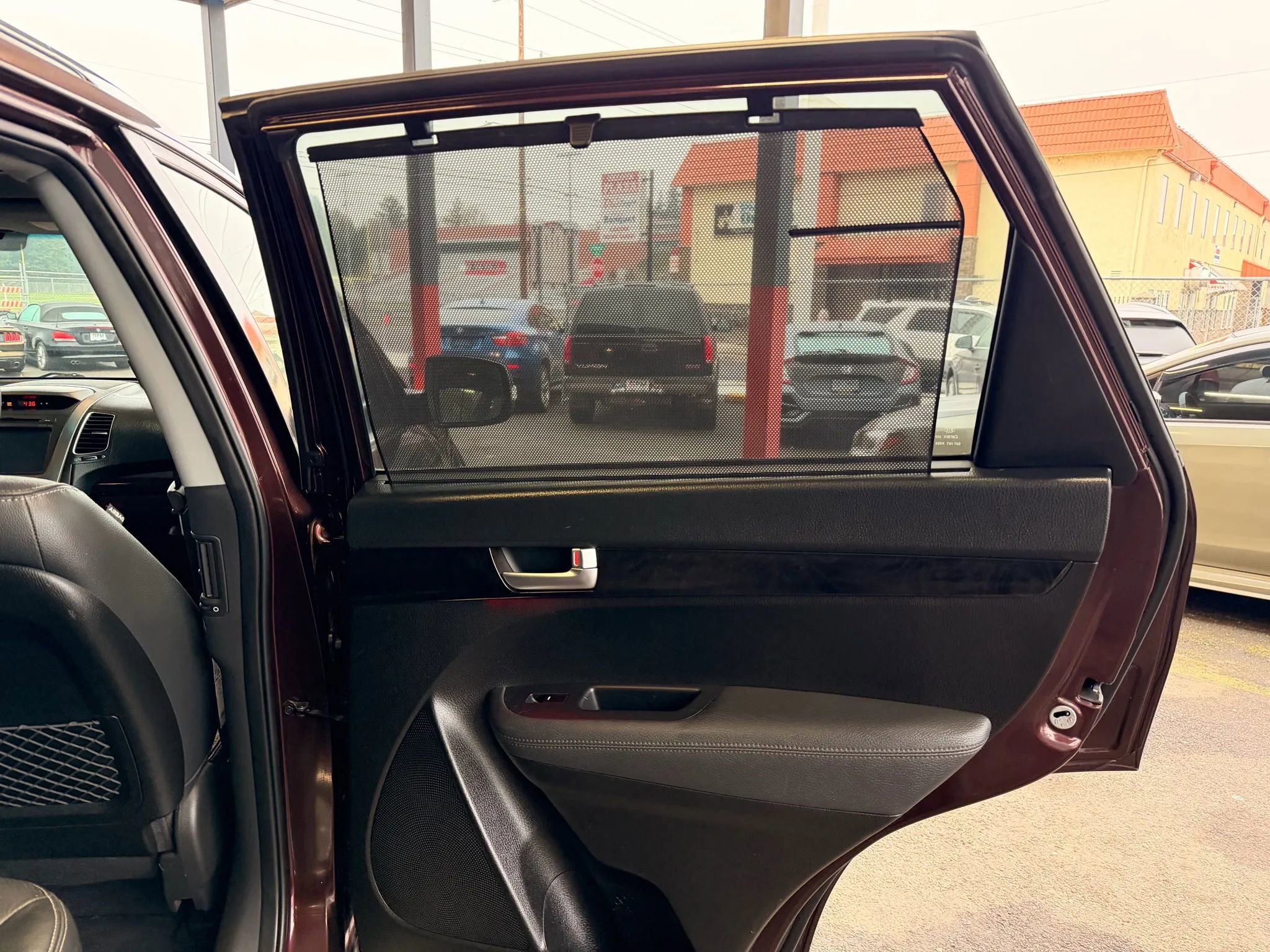 Used 2014 Kia Sorento SX w/ 3rd Row Package image 10