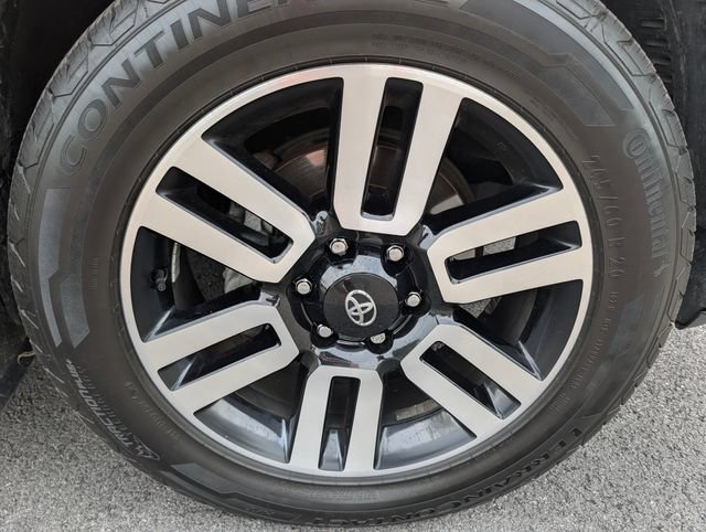 Used 2023 Toyota 4Runner Limited AWD/4WD image 9