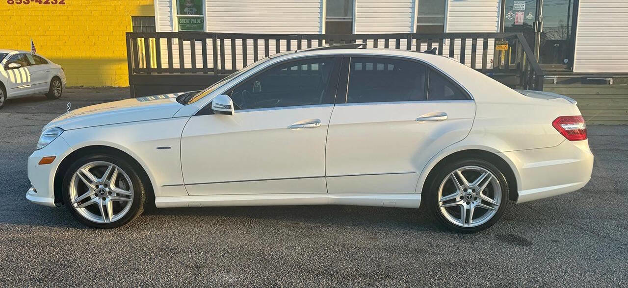 Used 2012 Mercedes-Benz E 550 4MATIC Sedan image 4