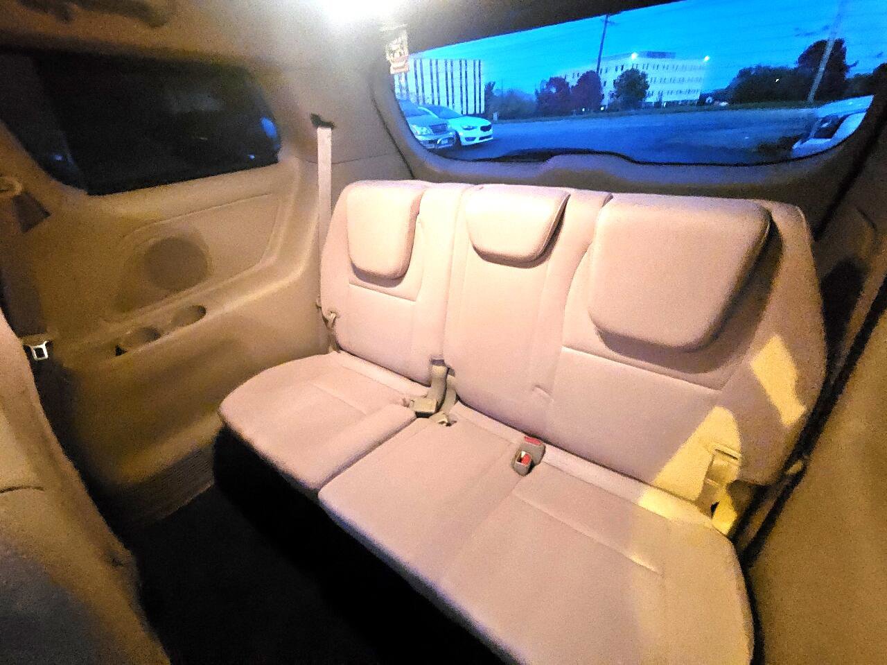 Used 2015 Kia Sedona LX w/ LX Convenience Package image 22