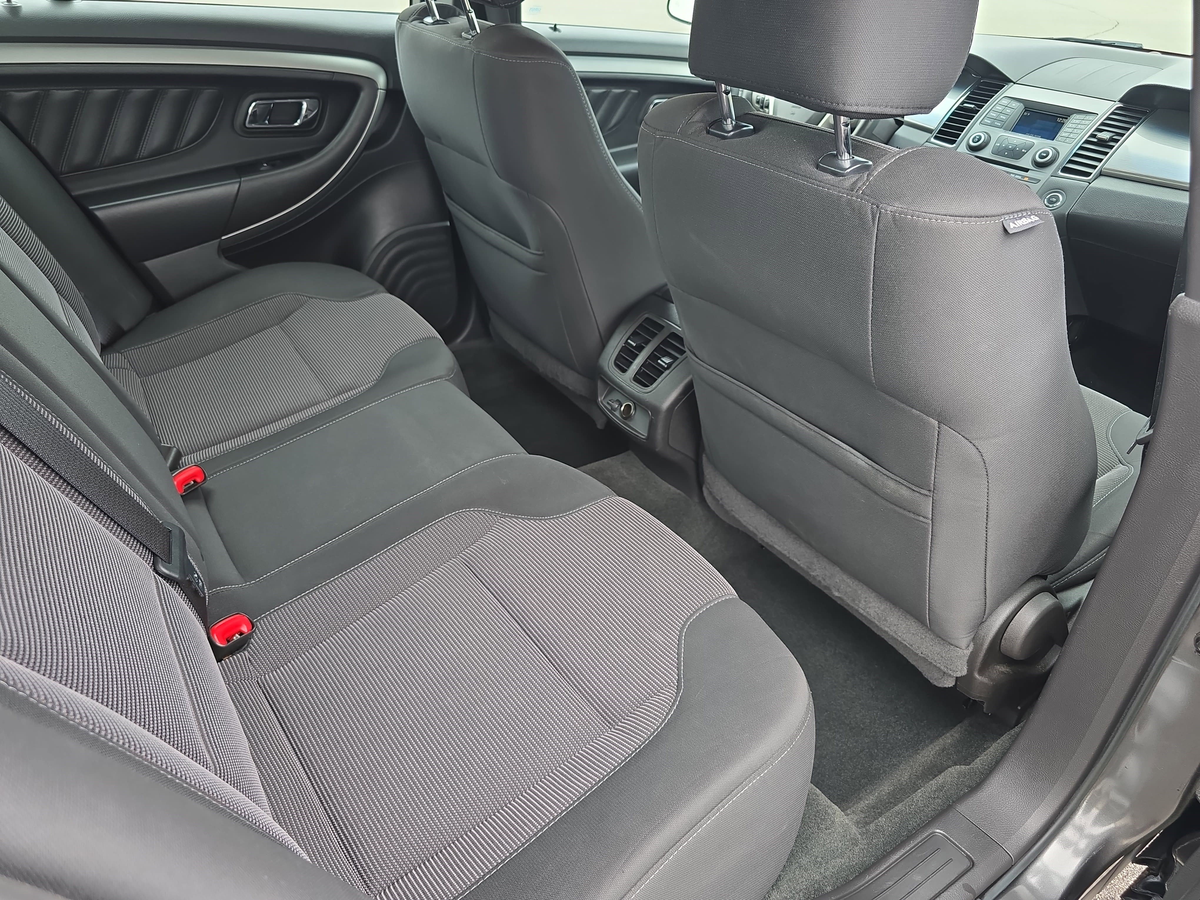 Used 2016 Ford Taurus SEL image 11